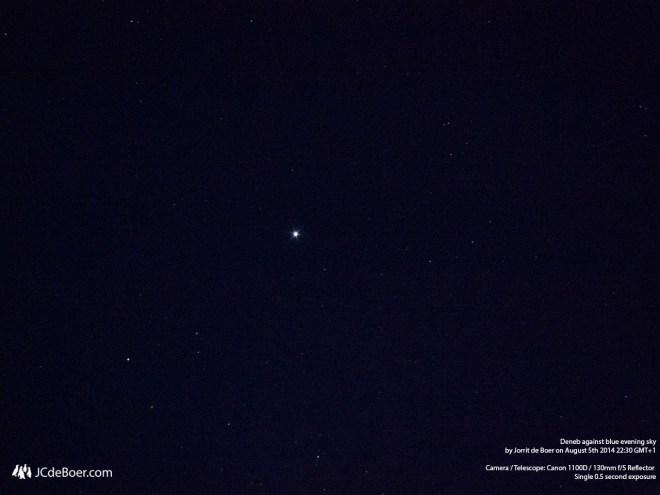 Single exposure of blue-white supergiant Deneb. Clearly visible are the 6 diffraction spikes due to the 3 bars that obscure the view.